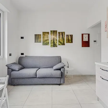 Metro M1 - Smart Home, Fast Free Wifi & Netflix *