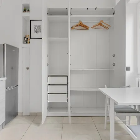 Metro M1 - Smart Home, Fast Free Wifi & Netflix