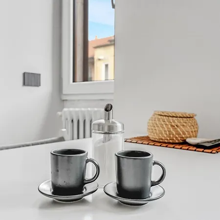 Metro M1 - Smart Home, Fast Free Wifi & Netflix *