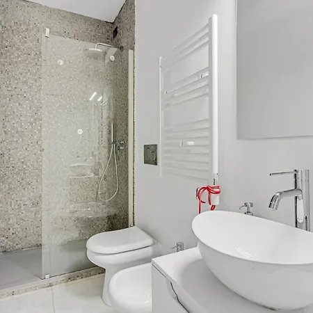 Metro M1 - Smart Home, Fast Free Wifi & Netflix Apartment *