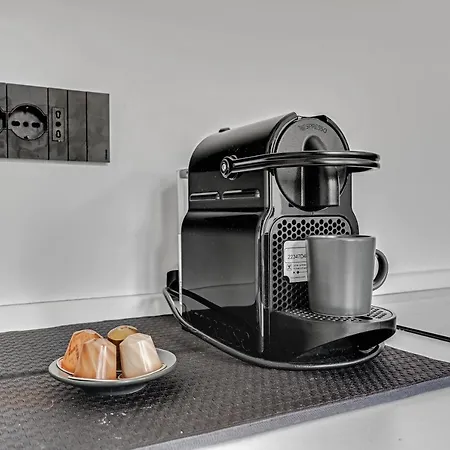 Apartment Metro M1 - Smart Home, Fast Free Wifi & Netflix